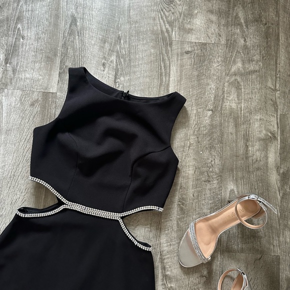 AQUA RHINESTONE CUT-OUT COCKTAIL AND PARTY DRESS SIZE M - Picture 2 of 10